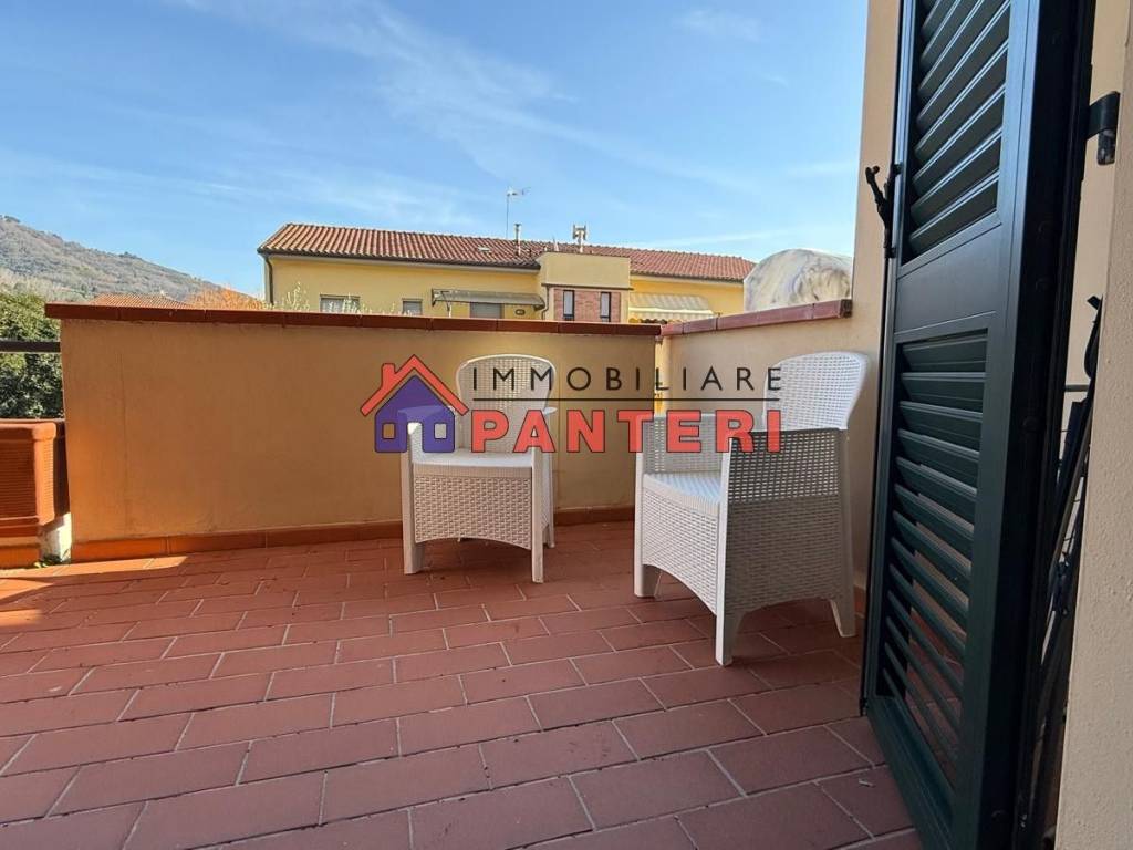 casa indipendente in vendita a Pescia in zona Collodi