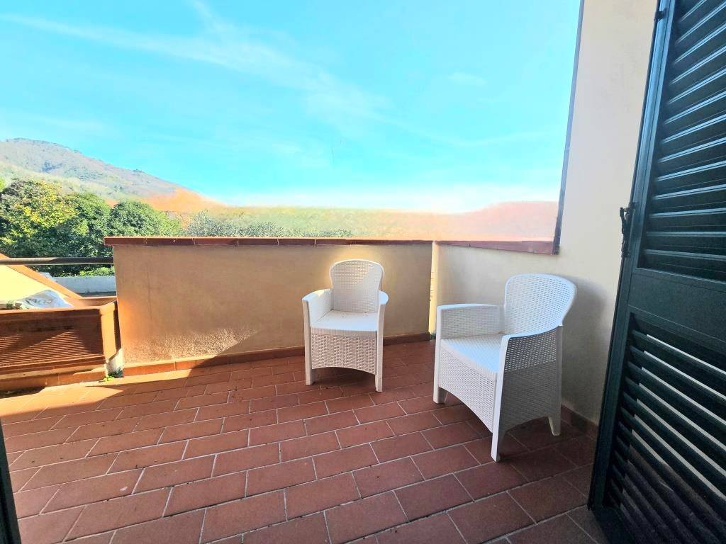 casa indipendente in vendita a Pescia in zona Collodi