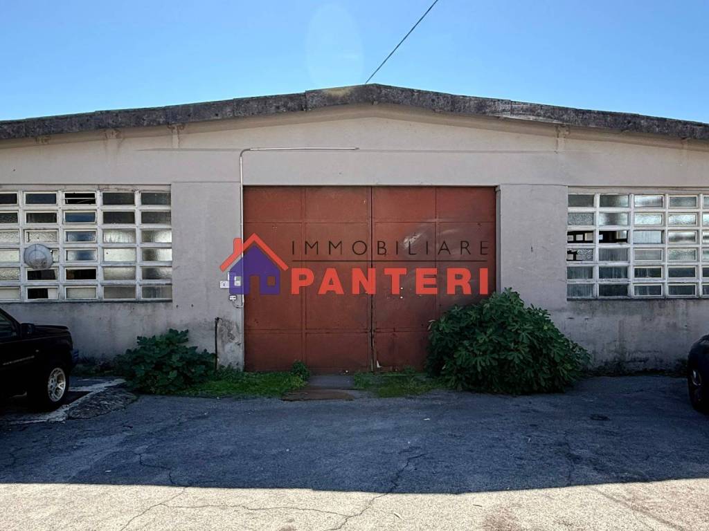 locale commerciale in vendita a Pescia in zona Pescia Morta