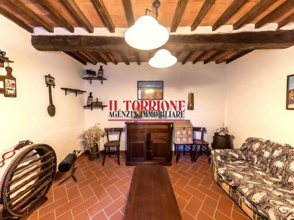 casa indipendente in vendita a Pescia