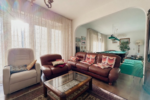 casa indipendente in vendita a Pescia