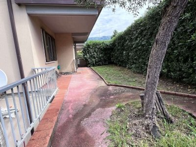 casa indipendente in vendita a Pescia