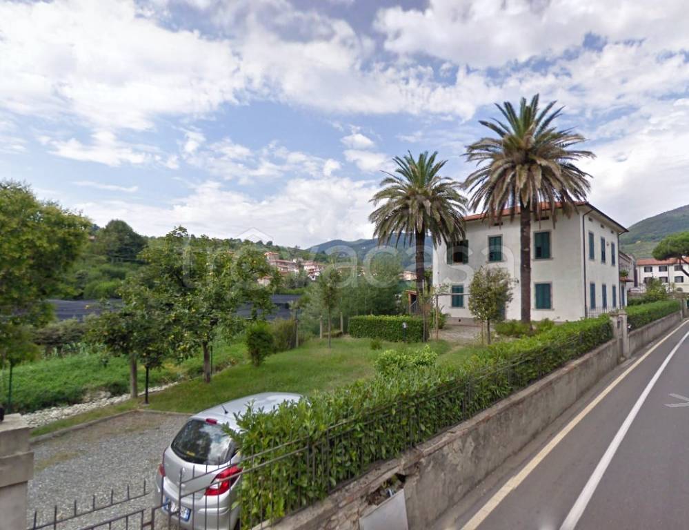 casa indipendente in vendita a Pescia