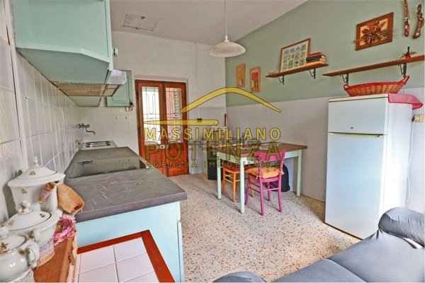 appartamento in vendita a Pescia in zona Pietrabuona