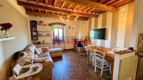 casa indipendente in vendita a Pescia in zona Vellano