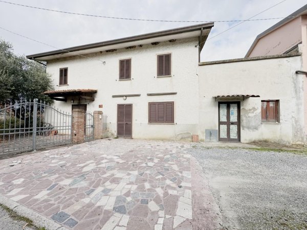 casa indipendente in vendita a Pescia in zona Pescia Morta