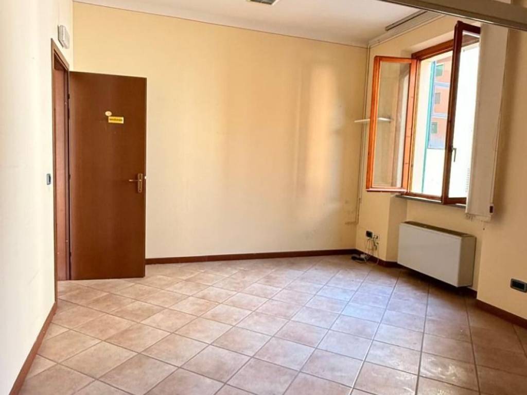 ufficio in vendita a Pescia