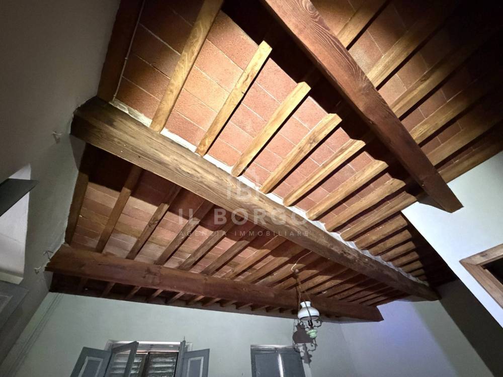 casa indipendente in vendita a Pescia