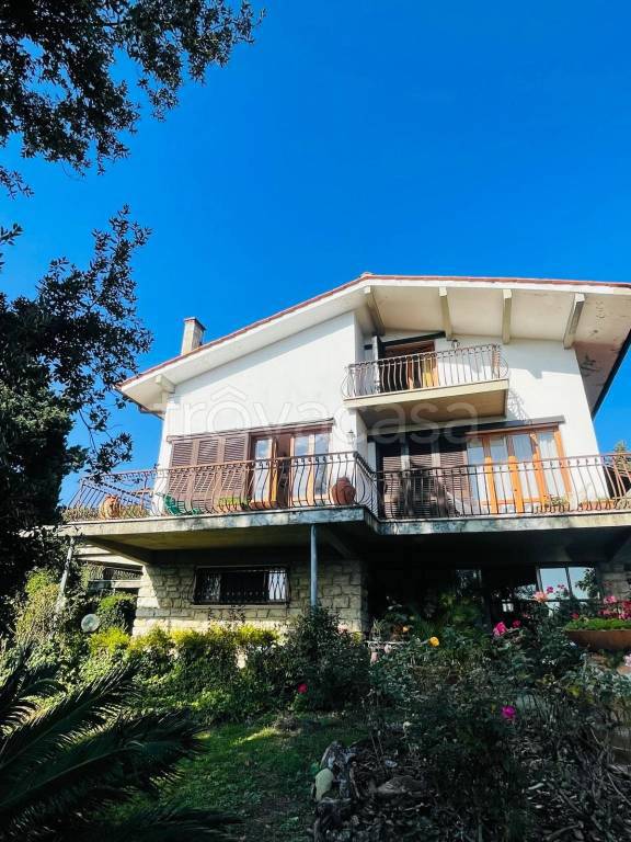 villa in vendita a Pescia