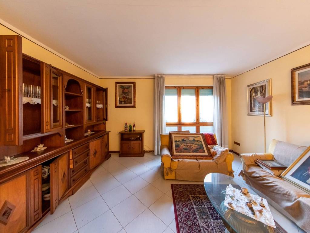 casa indipendente in vendita a Pescia