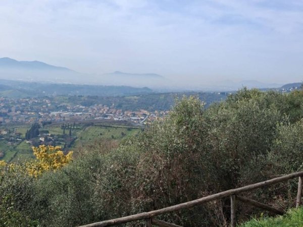 casa indipendente in vendita a Pescia in zona Collodi
