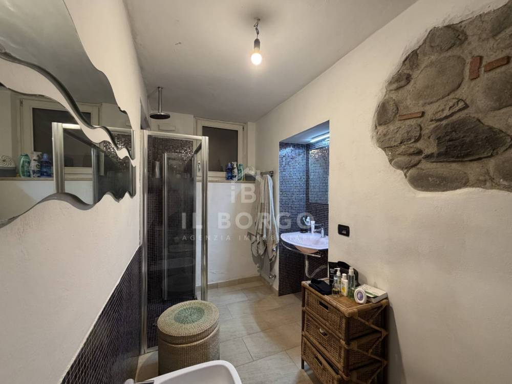 appartamento in vendita a Pescia in zona Collodi