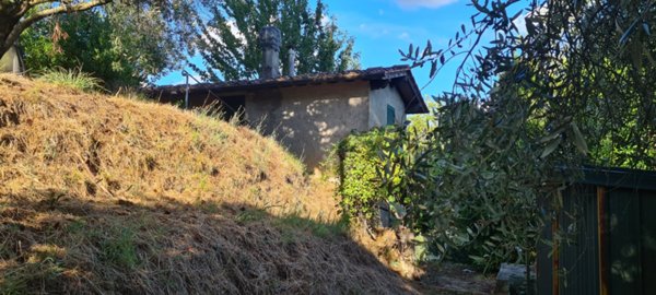 casa indipendente in vendita a Pescia in zona Medicina