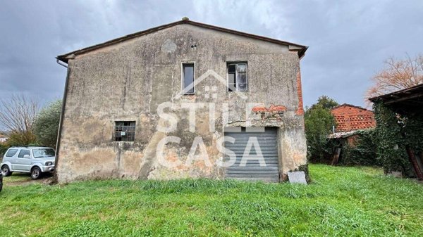 intera palazzina in vendita a Pescia in zona Macchie di San Piero