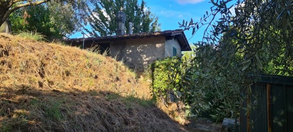 appartamento in vendita a Pescia in zona Medicina