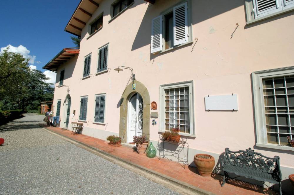 casa indipendente in vendita a Pescia