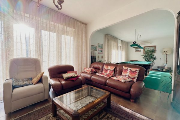 casa indipendente in vendita a Pescia