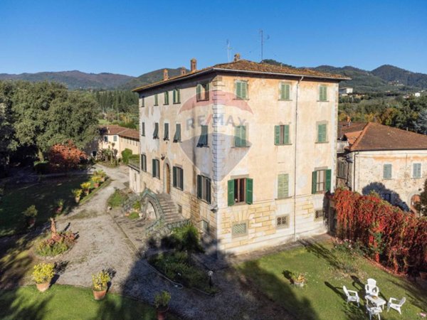 casa indipendente in vendita a Pescia in zona Collodi