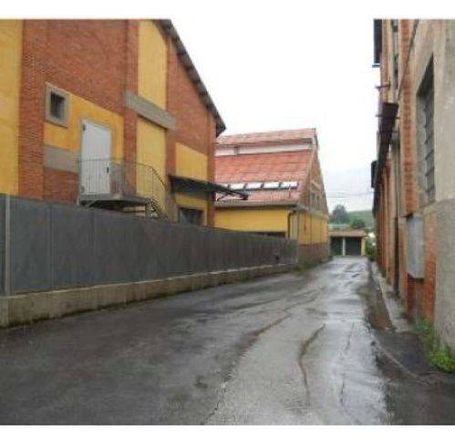 locale commerciale in vendita a Pescia