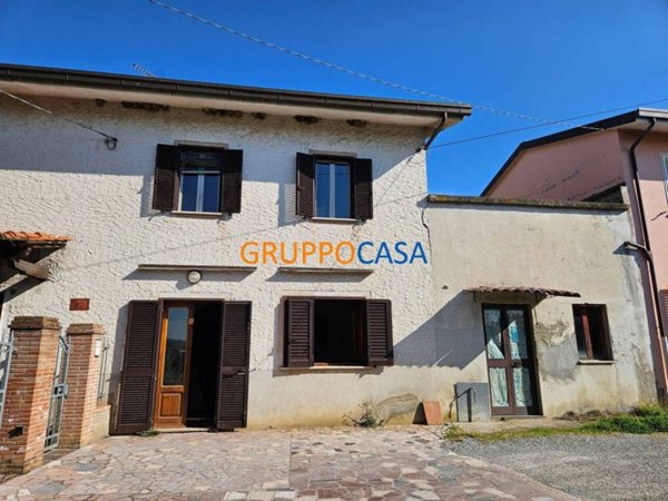 casa indipendente in vendita a Pescia in zona Macchie di San Piero