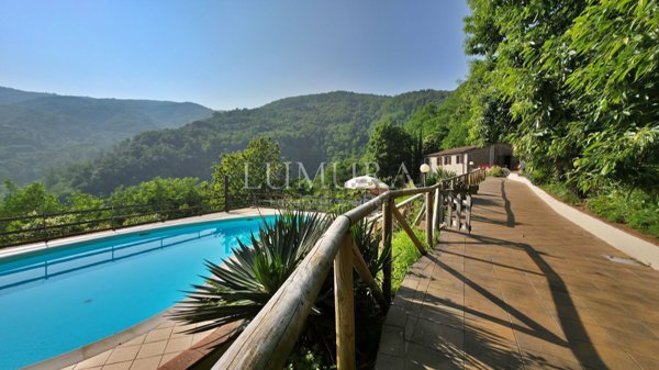 casale in vendita a Pescia