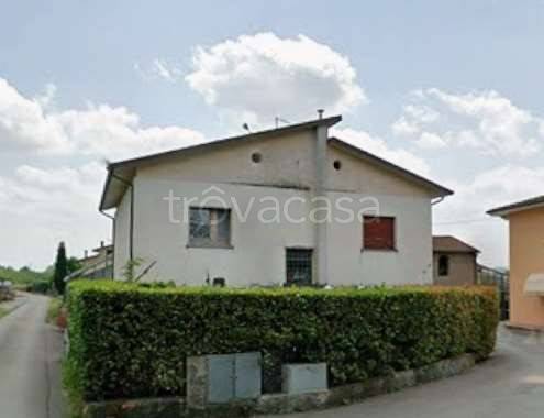 casa indipendente in vendita a Pescia