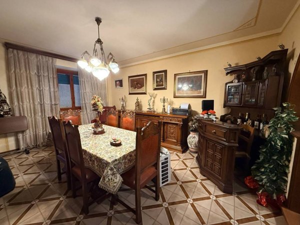 casa indipendente in vendita a Pescia in zona Veneri
