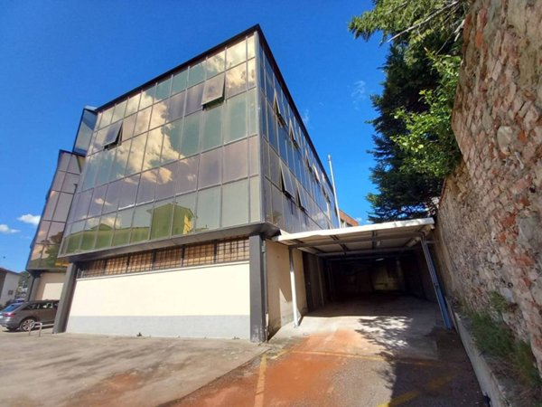 negozio in vendita a Pescia