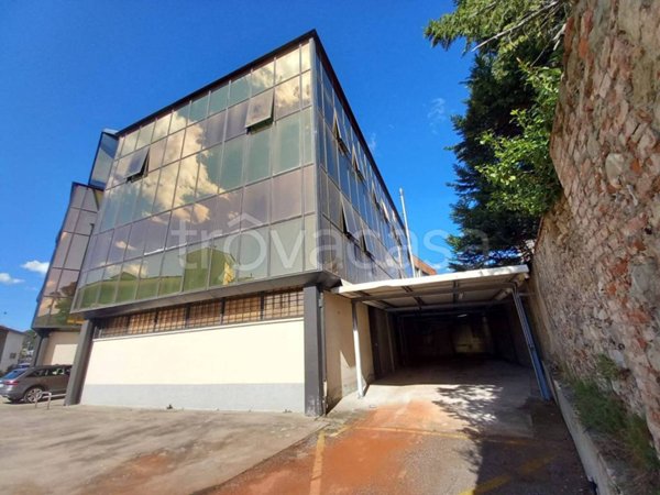 negozio in vendita a Pescia