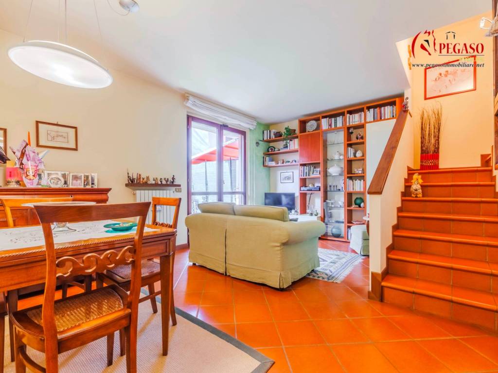 casa indipendente in vendita a Pescia in zona Collodi