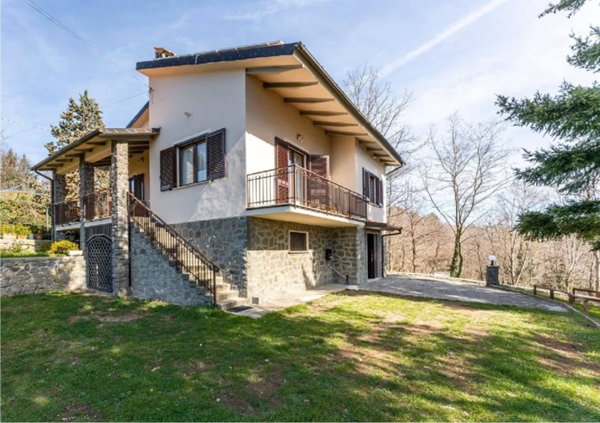 casa indipendente in vendita a Pescia in zona Collodi