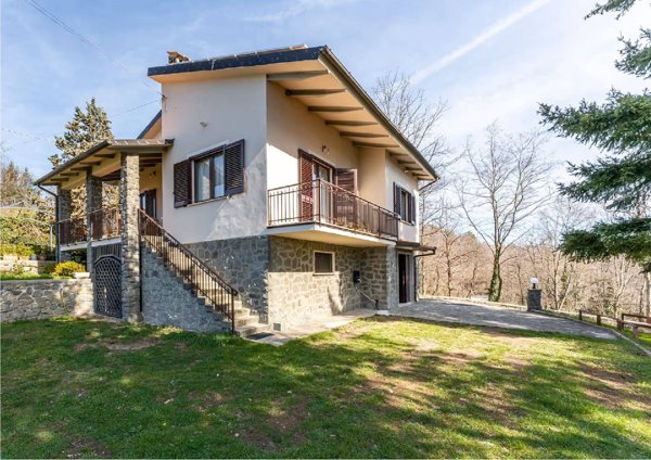 casa indipendente in vendita a Pescia in zona Collodi