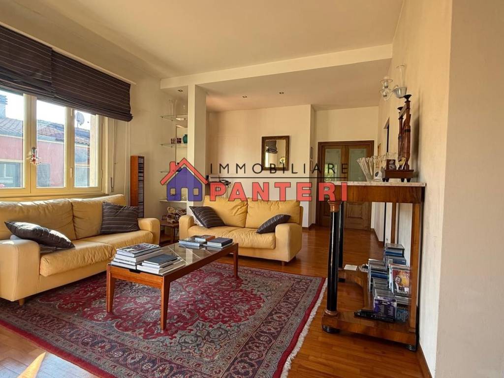 casa indipendente in vendita a Pescia