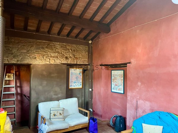 casa indipendente in vendita a Pescia in zona Medicina