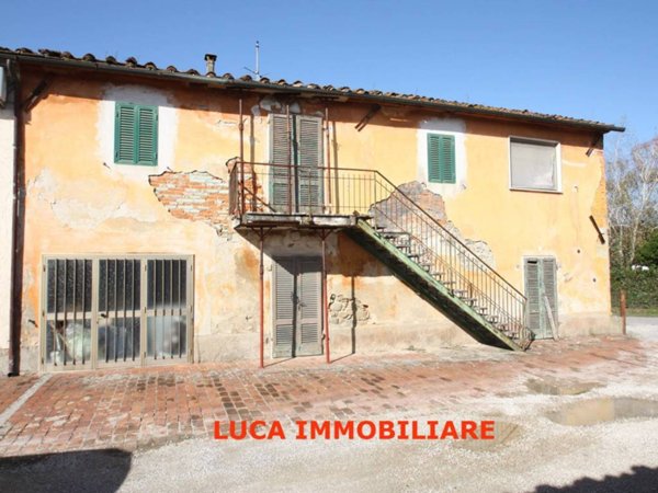 casa indipendente in vendita a Pescia in zona Pescia Morta
