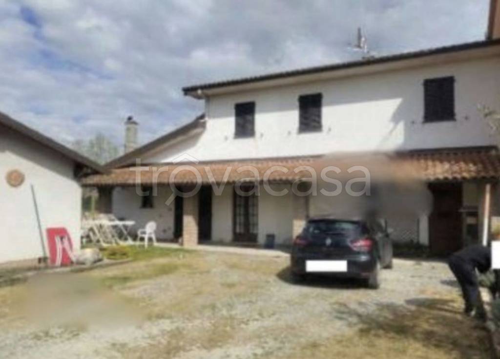 casa indipendente in vendita a Pescia