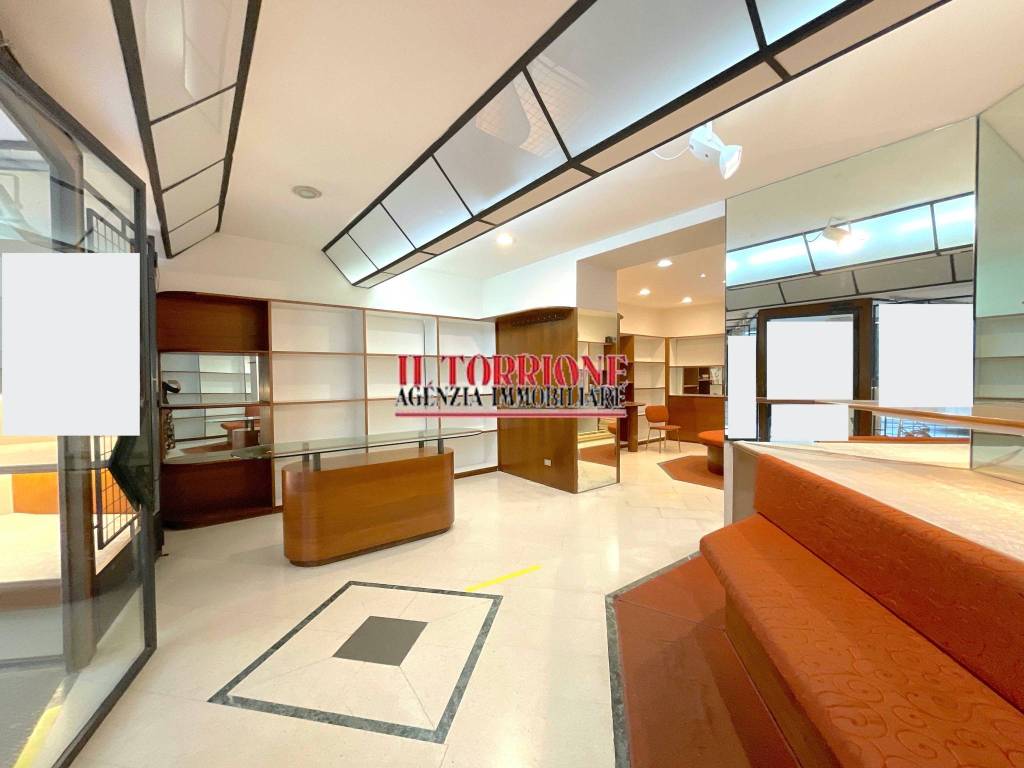 negozio in vendita a Pescia