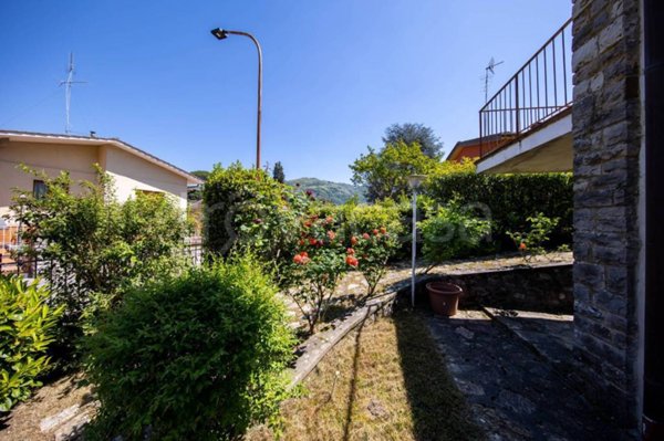 casa indipendente in vendita a Pescia