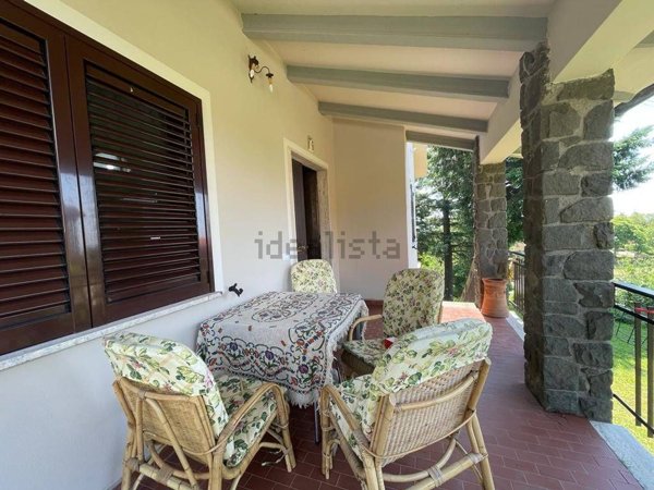 casa indipendente in vendita a Pescia