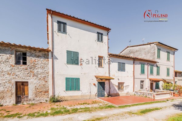 casa indipendente in vendita a Pescia in zona Macchie di San Piero