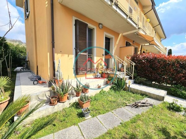 casa indipendente in vendita a Pescia in zona Collodi