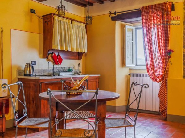 casa indipendente in vendita a Pescia in zona San Quirico