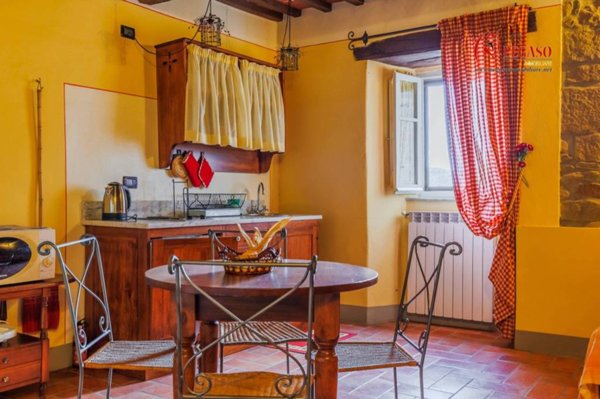 casa indipendente in vendita a Pescia in zona San Quirico