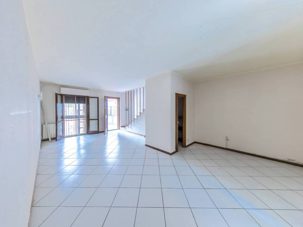 casa indipendente in vendita a Pescia