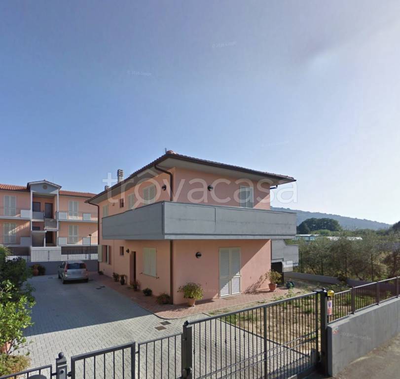 casa indipendente in vendita a Pescia
