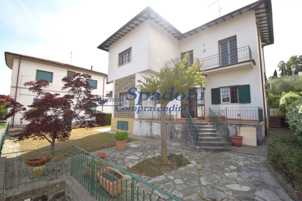 casa indipendente in vendita a Pescia