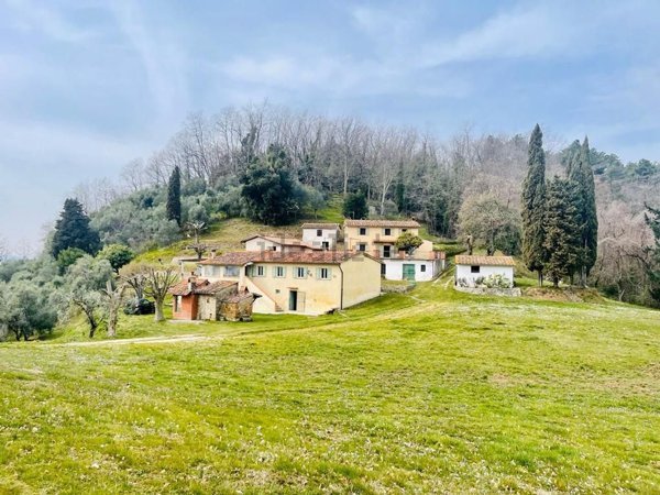 casale in vendita a Pescia