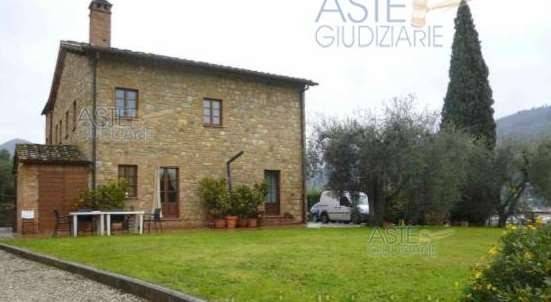 casa indipendente in vendita a Pescia