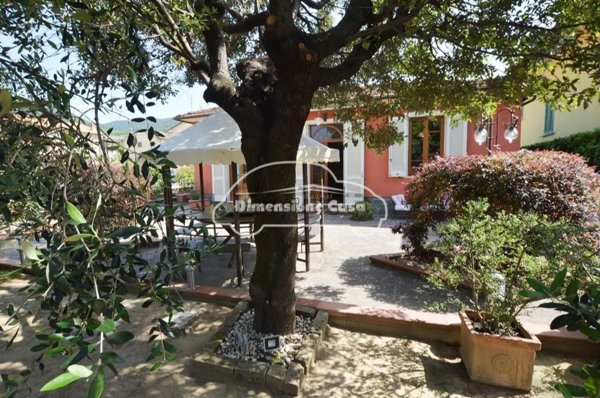casa indipendente in vendita a Pescia