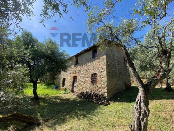 casa indipendente in vendita a Pescia in zona Collodi